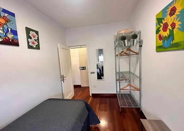 Vista Triangular Apartment *